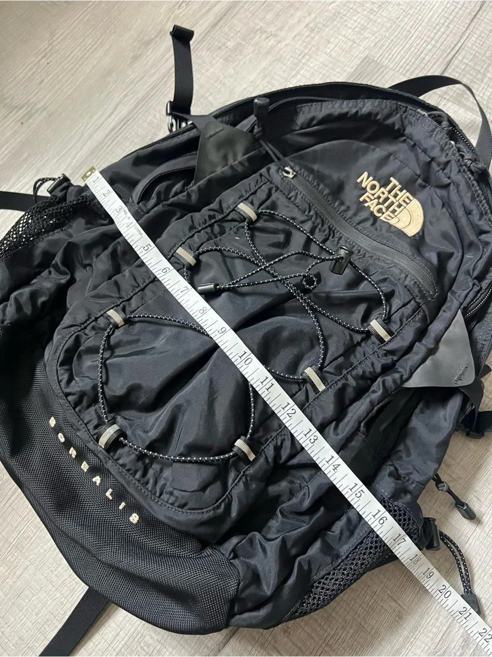 THE NORTH FACE BOREALIS Black Outdoor Daypack with Bungee Cord Front Gorpcore